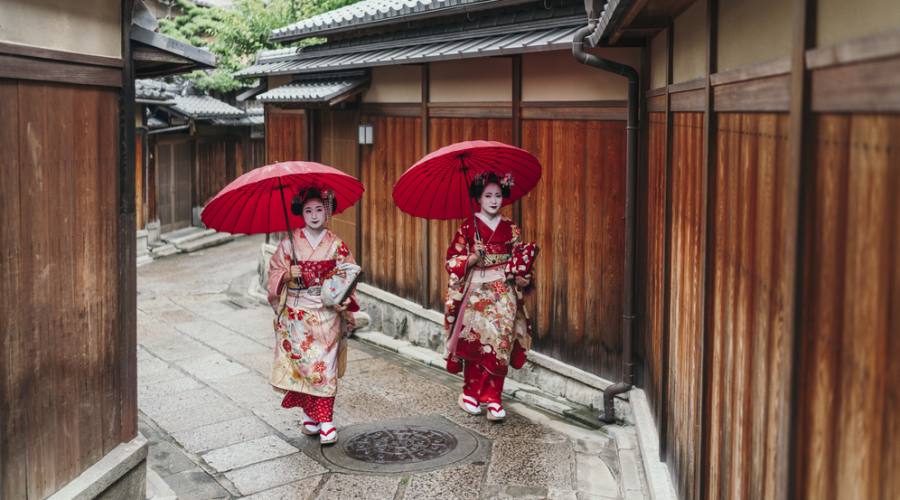Geishe nel distretto di Gion a Kyoto