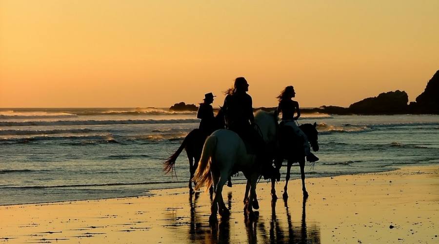 A cavallo sulla spiaggia