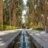 Vicolo principale del Kashan Fin Garden, noto anche come parco Bagh e Fin. È un punto di riferimento turistico di Kashan, in Iran, e un simbolo dell'impero persiano