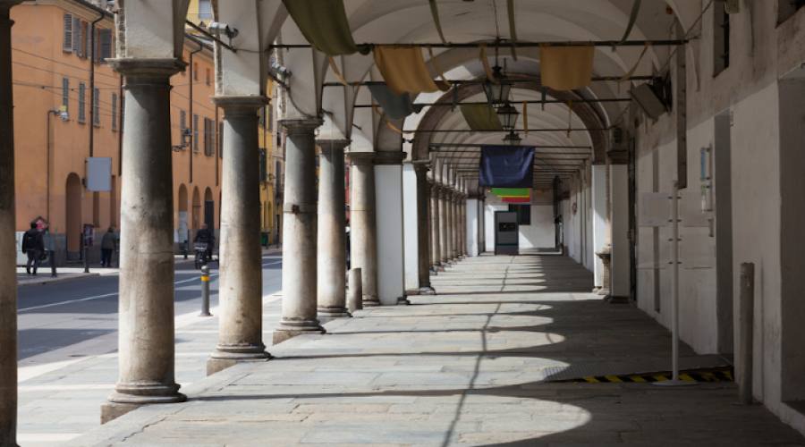Parma I portici dell'archivio di Stato