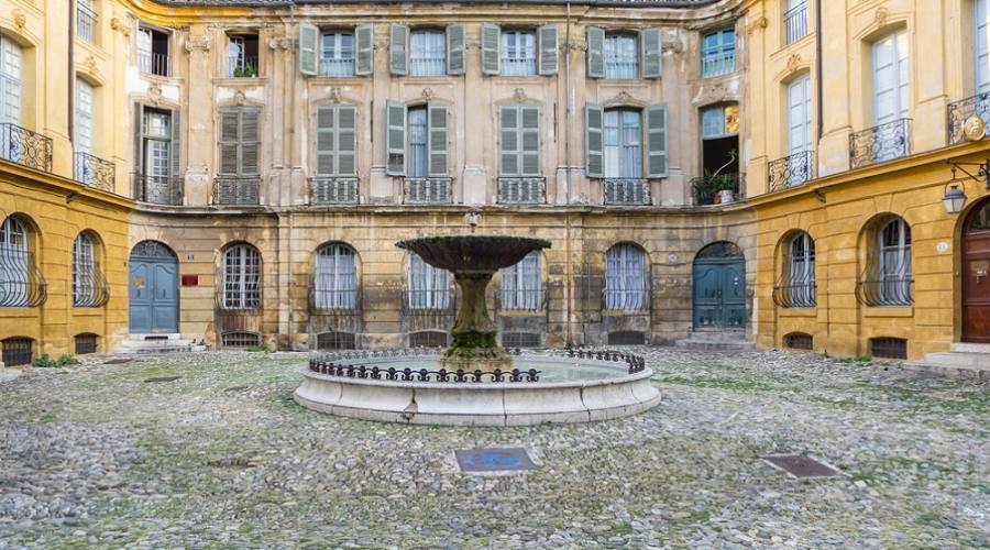 La fontana in Place Albertas, Aix-en-Provence