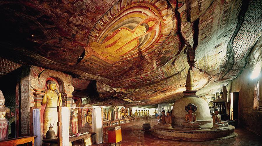 Interno del tempio di Dambulla