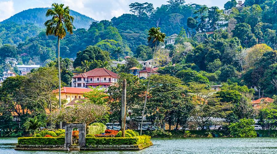 Kandy, il lago