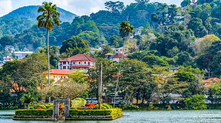 Kandy, il lago