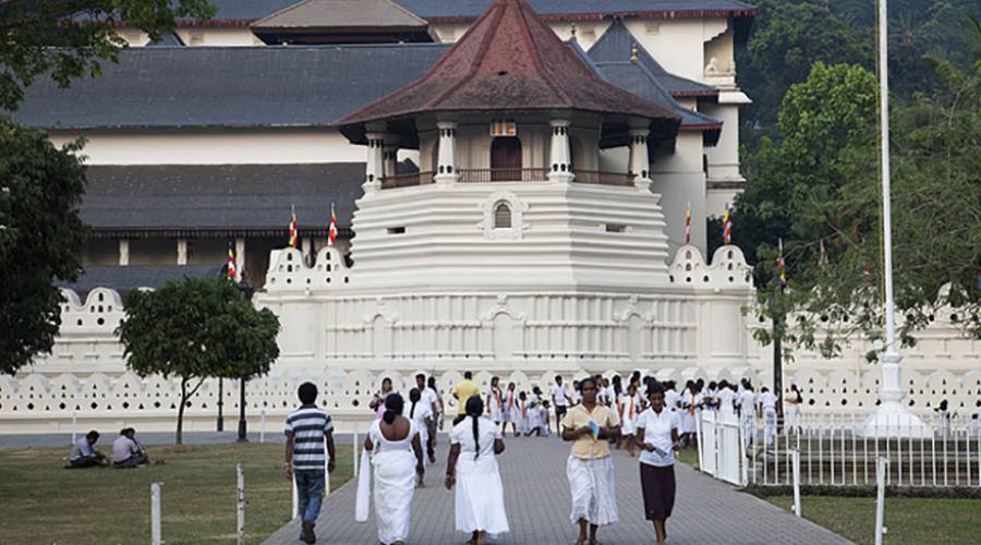 Il Tempio della Reliquia del Dente di Buddha a Kandy