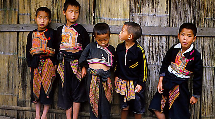 Bambini minoranza etnica Hmong