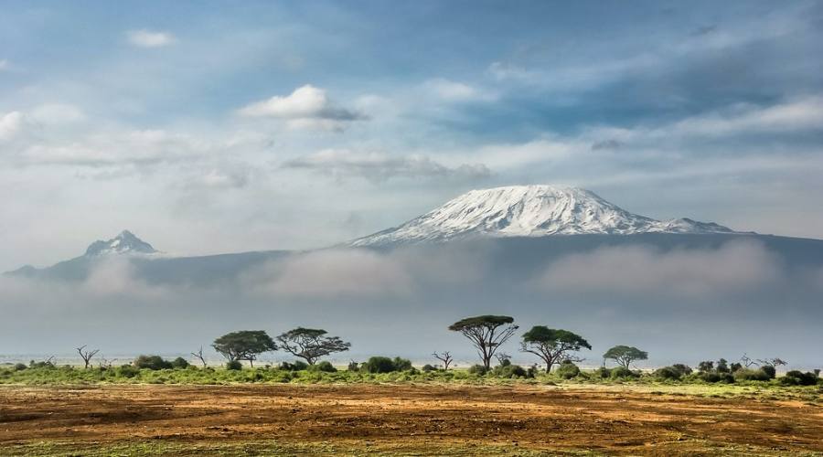 Il Kilimanjaro visto dall'Amboseli