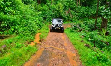 Jeep Safari attraverso le Montagne dell'Escambray e le acque termali di Elgea
