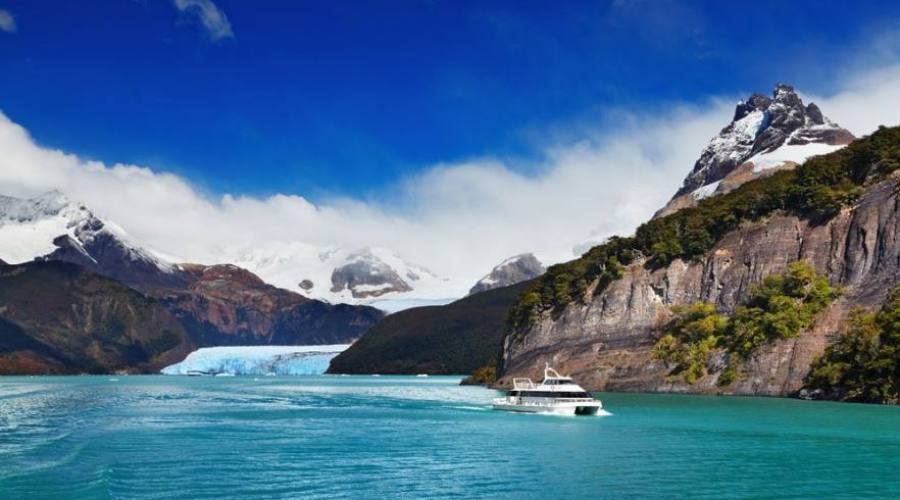 Navegación y glaciar Spegazzini