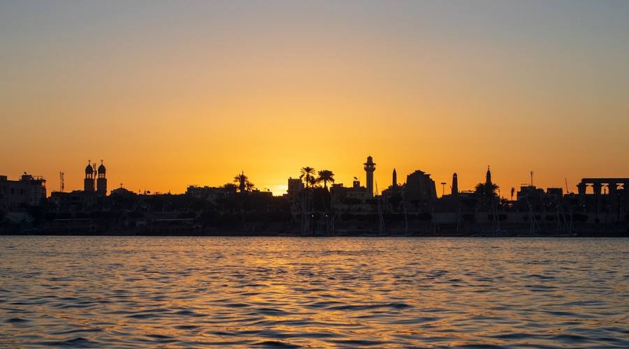 L'alba a Luxor