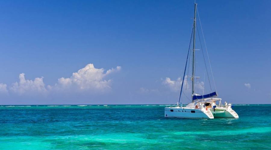 Cayo Macho en Catamarán