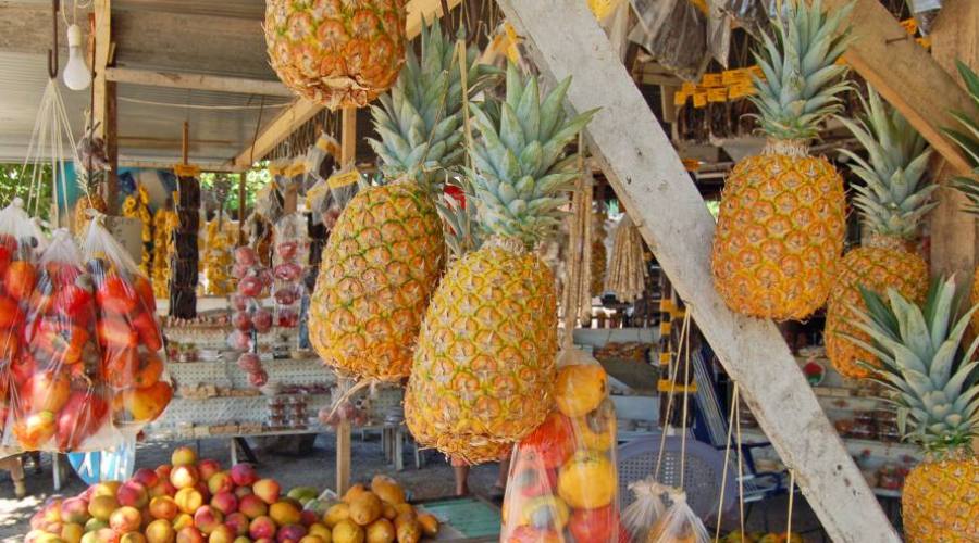 Piña en el mercado