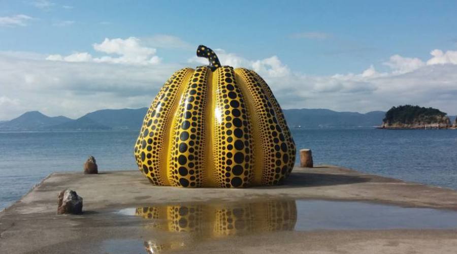 Naoshima, la zucca sul molo