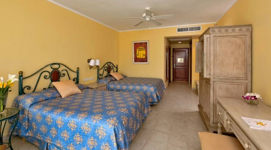 Esempio di camera all'Iberostar Hacienda Dominicus