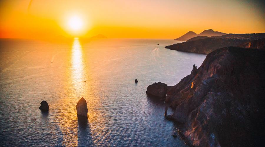 Tramonto sulle Eolie
