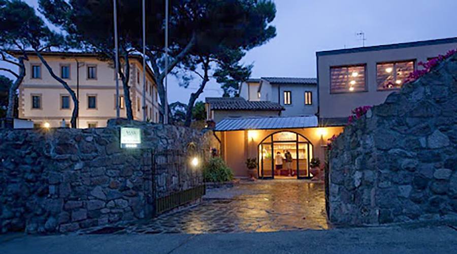 La Mandola, ingresso