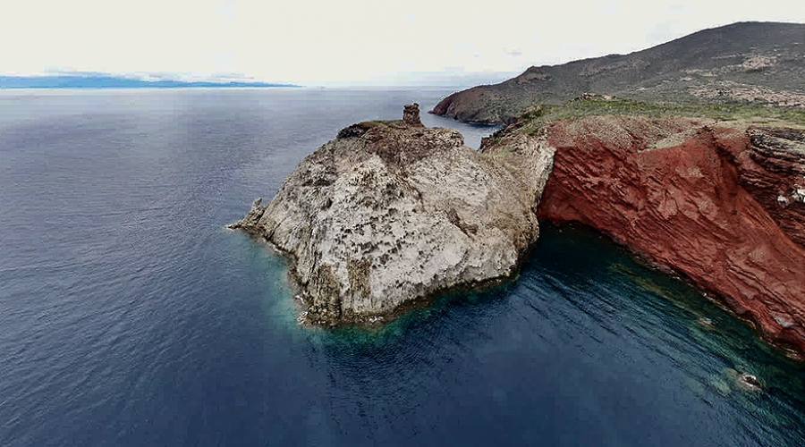 Veduta aerea di Cala Rossa