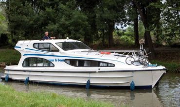 Vacanza in houseboat tra ville e lagune