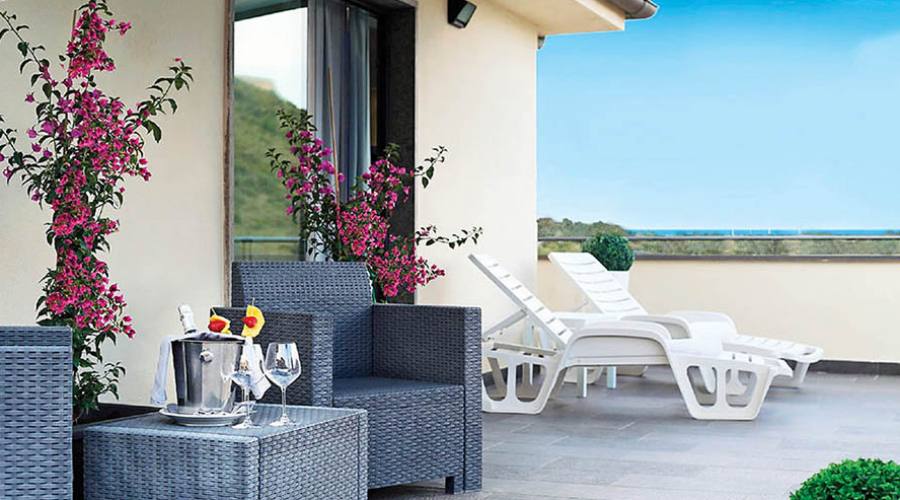 La terrazza di una camera
