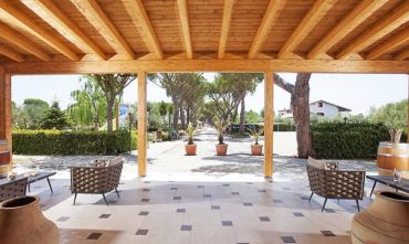 Vacanza fra un borgo medievale e un’oasi naturale