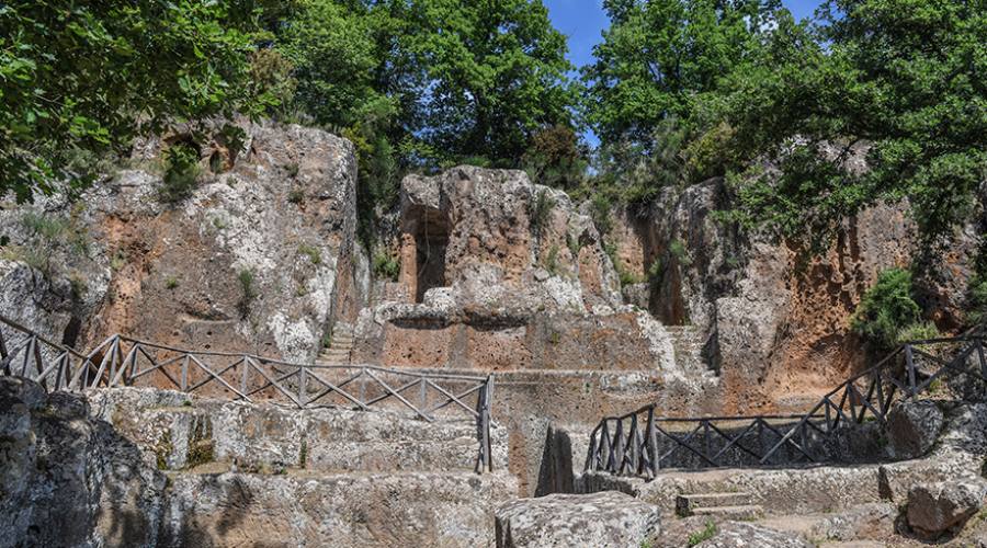 Sovana: tomba di Ildebrando, Papa Gregorio VII