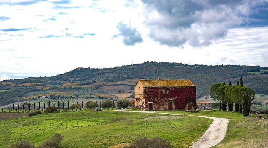 Val d'Orcia: un tipico casale