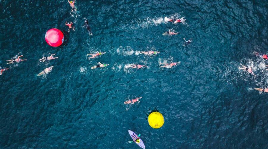 Camp di nuoto in acque libere
