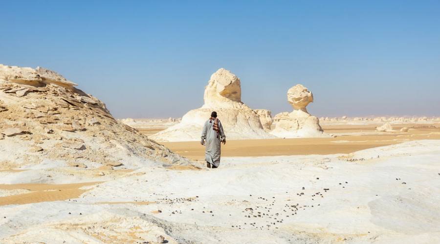Beduino nel deserto