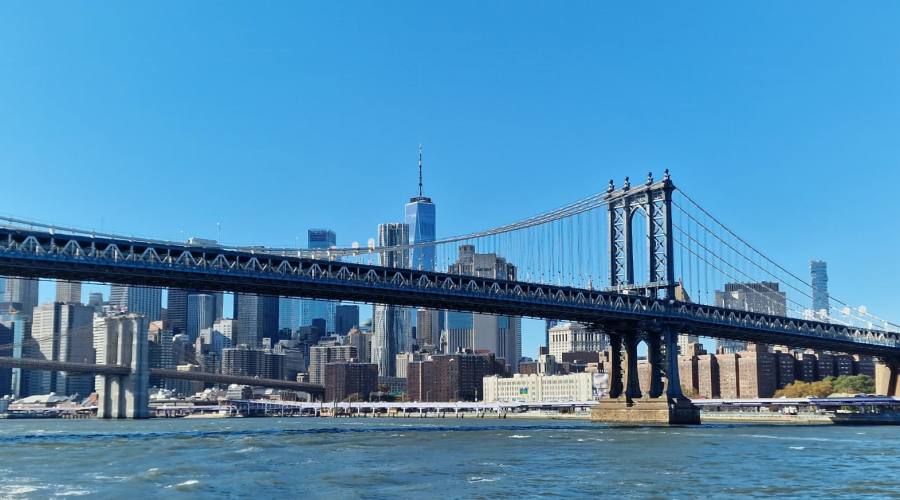Il Manhattan Bridge e il Brooklyn Bridge, da Brooklyn