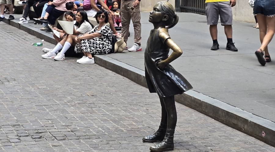 Fearless Girl, Wall Street