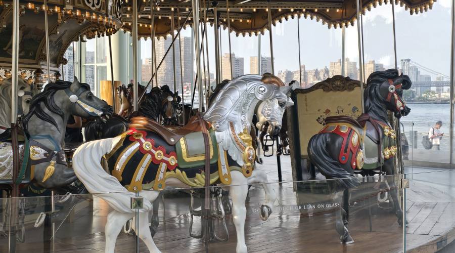 Jane's Carousel, Dumbo