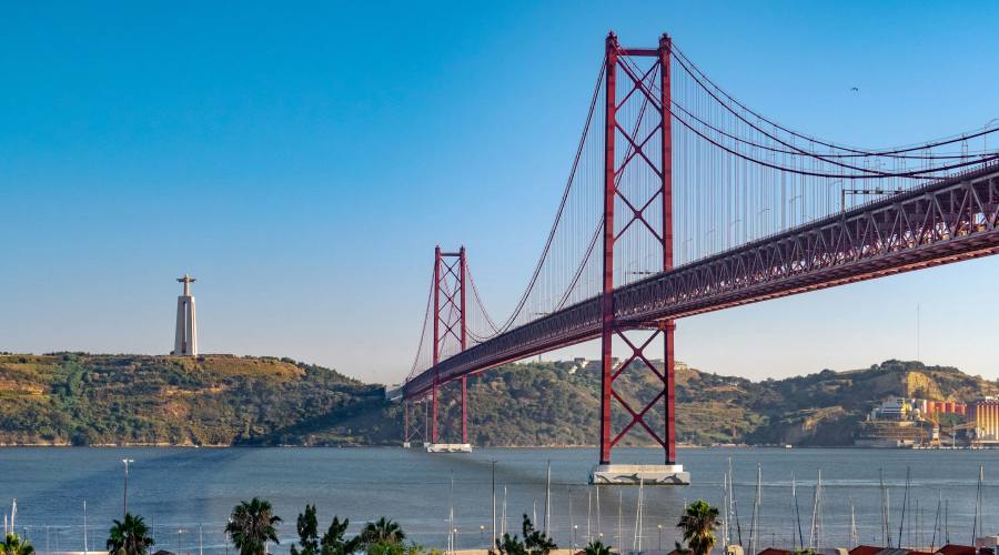 Ponte 25 de Abril, Lisbona