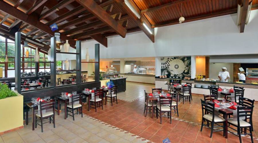 Restaurante - Hotel Sol Cayo Santa Mar&iacute;a