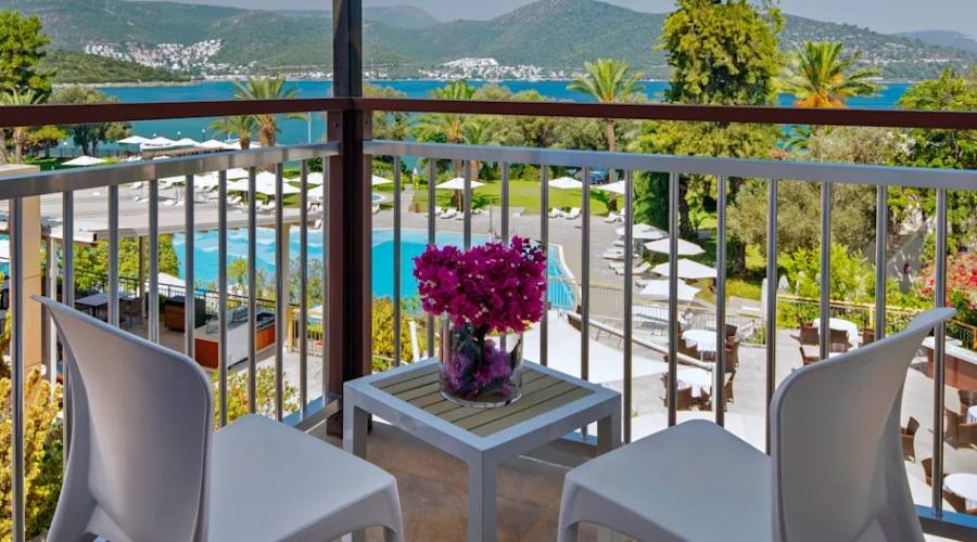 Camera famiglia con balcone