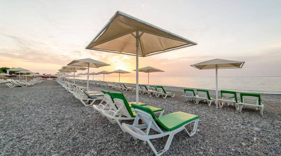 spiaggia privata attrezzata