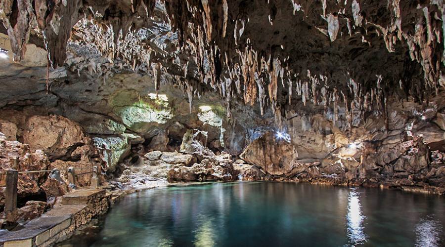 La grotta di Hinagdanan