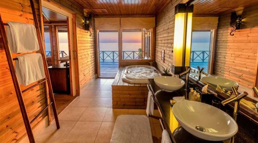 Komandoo, Jacuzzi Water  Villa