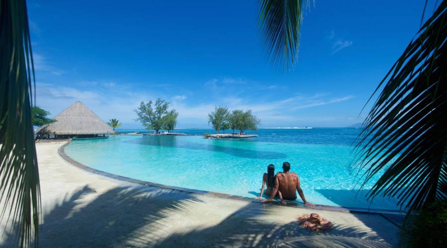 Manava suite hotel Tahiti pool