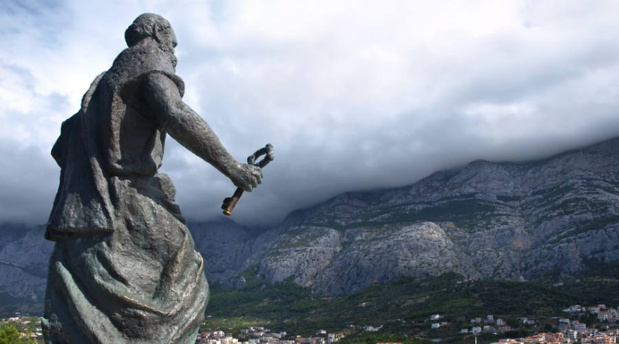Riviera di Makarska - la statua di S.Pietro
