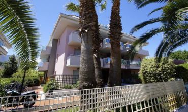 Palazzina a pochi metri dal mare