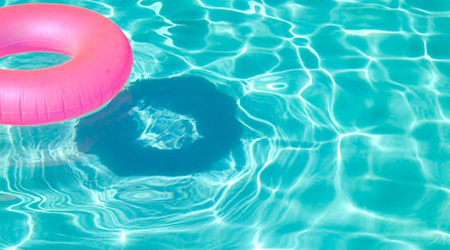 Divertimento in piscina