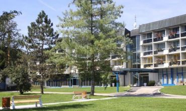 Hotel 4 stelle circondato dalla natura per soggiorno di sport e di relax