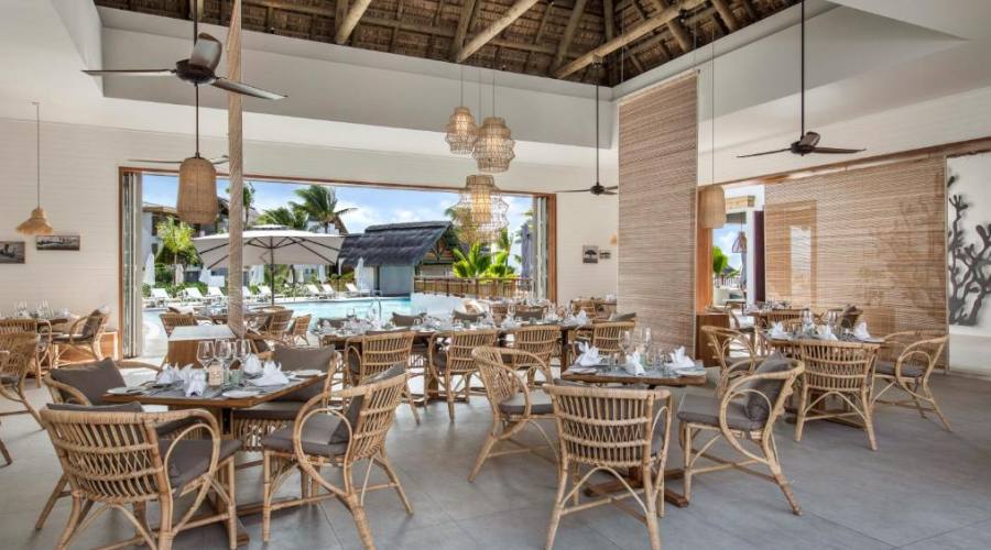 Pausa pranzo vista piscina