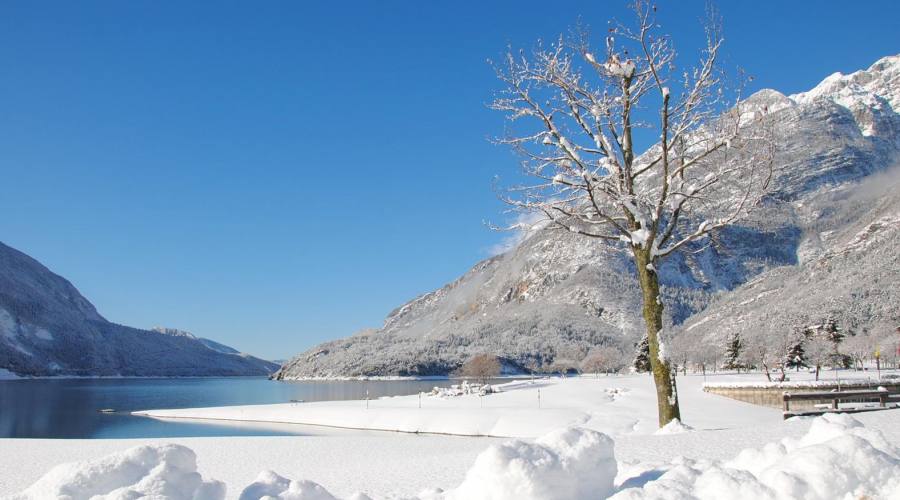 Il lago in inverno